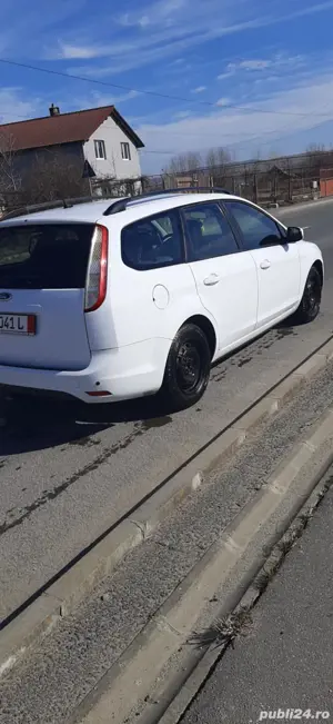 Ford Focus 2011  - imagine 2