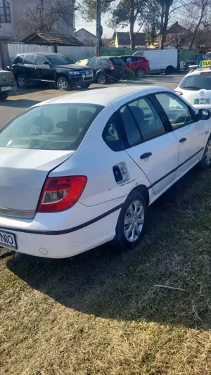 Renault Clio - imagine 4