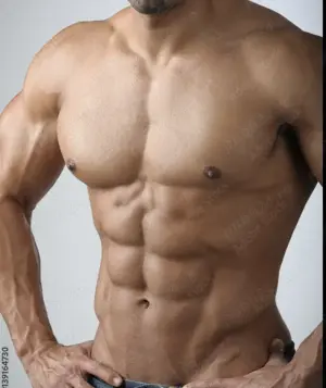 Barbat atractiv pentru doamne domnisoare si cupluri