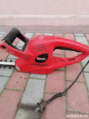 Masina de tuns gard viu