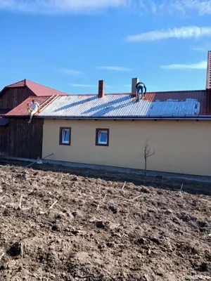 vopsim tabla pe acoperiș 