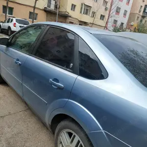 Vand ford focus 2 an 2005