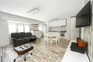 Apartament central vis-a-vis de Palas - imagine 2