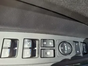 Vand hyundai Tucson 2.0 premium 15900 euro - imagine 4 Vand hyundai Tucson 2.0 premium 15900 euro - imagine 4