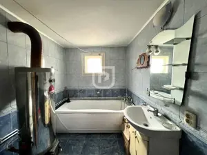 Casă cu teren 400 mp în oraș Gura Humorului - imagine 5 Casă cu teren 400 mp în oraș Gura Humorului - imagine 5