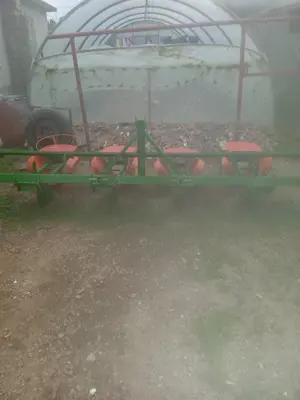 vând mașina plantat pe patru randuri - imagine 4