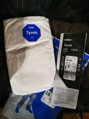 Combinezon Tyvek calitate superioara, protectie, vopsire, sablare, tinichigerie  - imagine 2