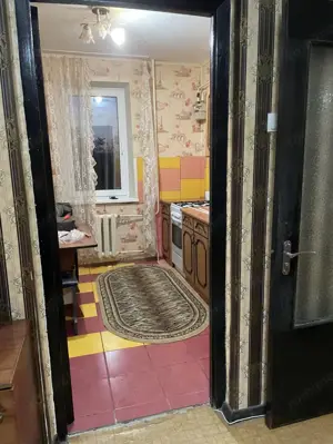 Ofer spre vanzare Apartament cu 2 camere decomandat in zona Colentina
