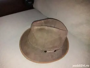 vând o pălărie bărbătească Decalux France 