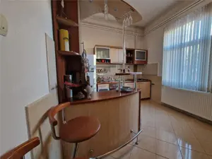 Casa P+E, suprafata utila 446.66 mp, teren 866, pretabila - clinica, restaurant, pensiune - imagine 5