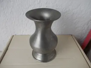 Vas vaza vechi din zinc