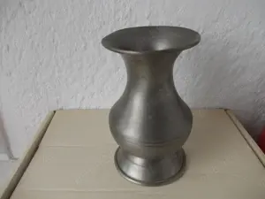 Vas vaza vechi din zinc - imagine 3