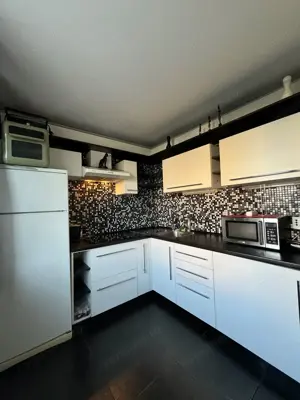 Ofer spre vanzare apartament de doua camere situat pe Bulevardul Bucurestii Noi - imagine 3