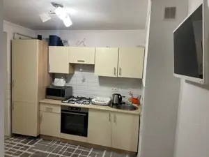 Apartament cu 3 camere de închiriat în Amzei