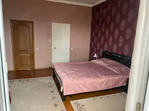 Apartament cu 3 camere de vânzare în Bravu
