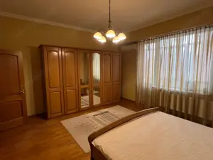 Apartament cu 3 camere de vânzare în Bravu - imagine 2