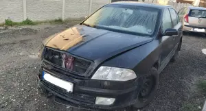 Dezmembrez Skoda Octavia 2 - imagine 4