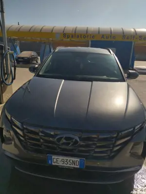 Vînd Hiunday Tucson mild hibrid mașina are 33000 de km preț negociabil