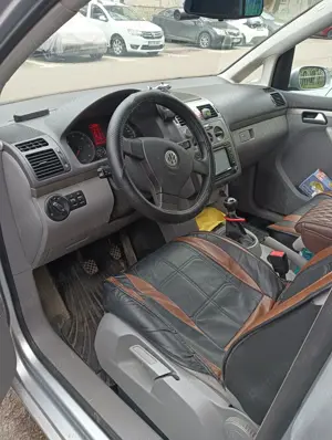 Touran. 2.0 - imagine 3