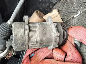 Vând compresor clima Vw Golf4 break - imagine 2