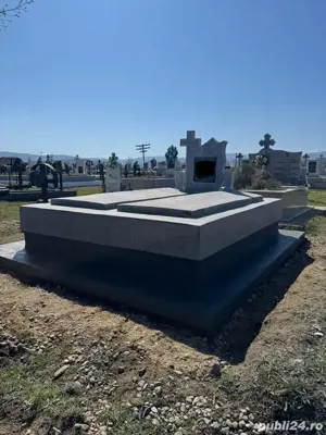 Executam imprejmuiri si monumente funerare  - imagine 1
