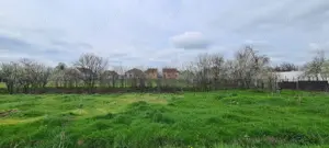 Vând teren intravilan în Bazos