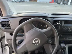 Opel Vivaro Van L2H1 - imagine 10