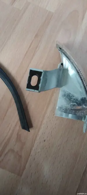 Lampa originala semnalizare fata dreapta Skoda Octavia 1  - imagine 2