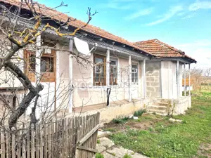 Casa batraneasca si teren intravilan, in sat Sarbi, comuna Banca, jud Vaslui - imagine 6