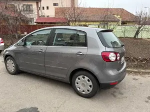 golf 5 plus scaune încălzite, baterie nouă foarte bine întreținută, singurul proprietar în România
