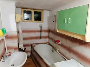 Casa din 3 camere cu curte Giulesti sector 1 - imagine 10