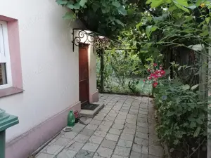 Casa din 3 camere cu curte Giulesti sector 1 - imagine 2