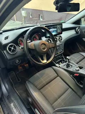 Mercedes Benz,180 GLA - imagine 4