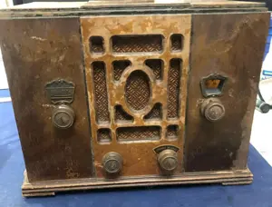 Repar si reconditionez radio vechi pe lampi , Televizoare , Pikup , Magnetofoane  - imagine 5