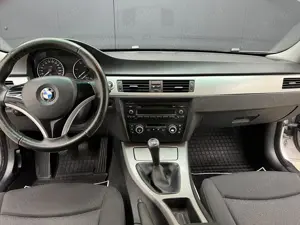 Ultima Promoție de Black Friday!!!BMW Seria 3 ( 318d ) - imagine 9