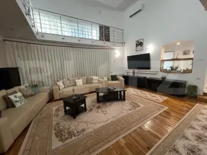 Reședință impunătoare, 6 camere, 430 mp și un teren de 730 mp, zona Cetate - imagine 2