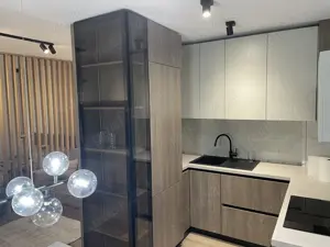 Regim hotelier: salon cu parcare - imagine 5 Regim hotelier: salon cu parcare - imagine 5