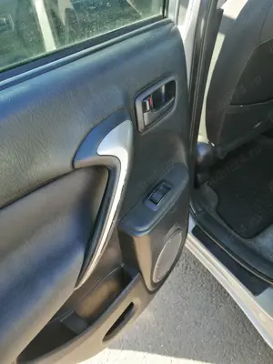 Toyota Rav 4 2006 ultima generație cu motor de 2 l - imagine 3