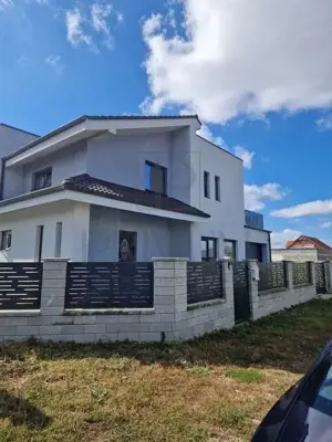 Duplex Mosnita Noua - aproape de strada principala - zona excelenta