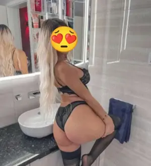 Buna sunt Andreea Pupici