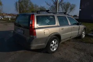 Vând Volvo V70 XC Cross Country 2.4T AWD Turbo Benz + GPL  Manuală  si Volvo 740 - imagine 5