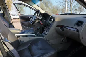 Vând Volvo V70 XC Cross Country 2.4T AWD Turbo Benz + GPL  Manuală  si Volvo 740 - imagine 7