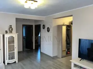 GIROC - 3 Camere - Etaj 1 - Pod cu intrare din apartament - imagine 3