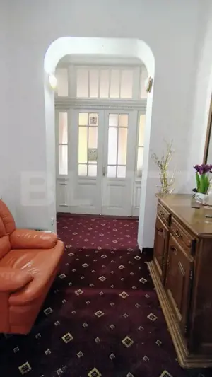 Casa Interbelică de Vânzare în Predeal - imagine 3