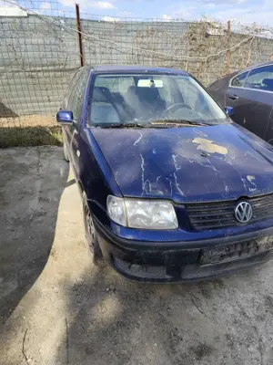 dezmembrez w polo an 2001 14 benzina automata