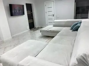 Inchiriez apartament cu 2 camere zona Grivitei