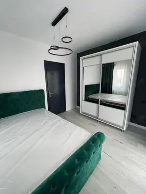 Persoana fizica , camera in penthouse , lux , doar pentru o fata , PRET 200 EURO , iesire direct pe  - imagine 2