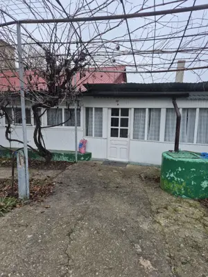 Casă complet mobilată și utilată + teren 19 ari   Fălciu, Vaslui   40.000 EURO negociabil - imagine 3