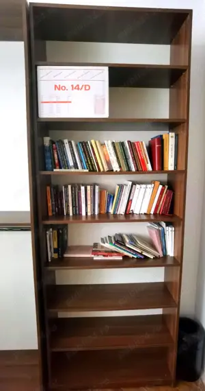 corp cu polite   rafturi tip biblioteca