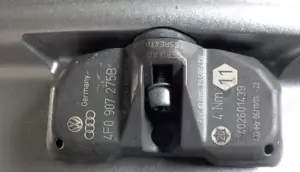 Senzor PRESIUNE roti Audi VW 4F0907275B - imagine 3